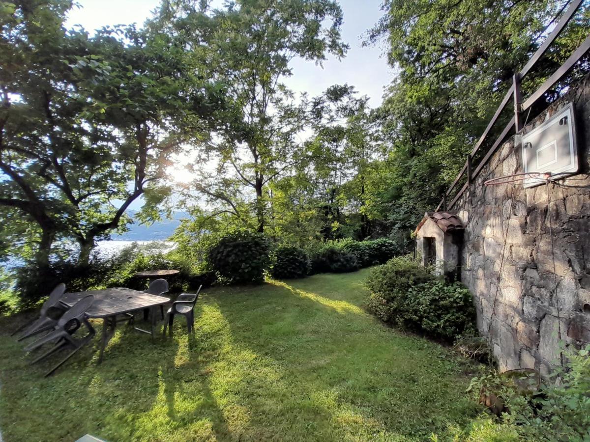 Terrazza sul lago Ameno Esterno foto